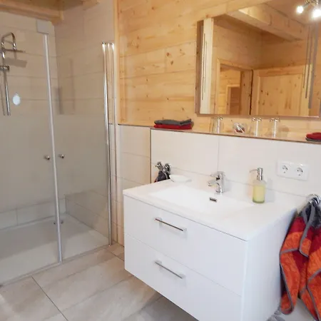 Holzblockhaus *